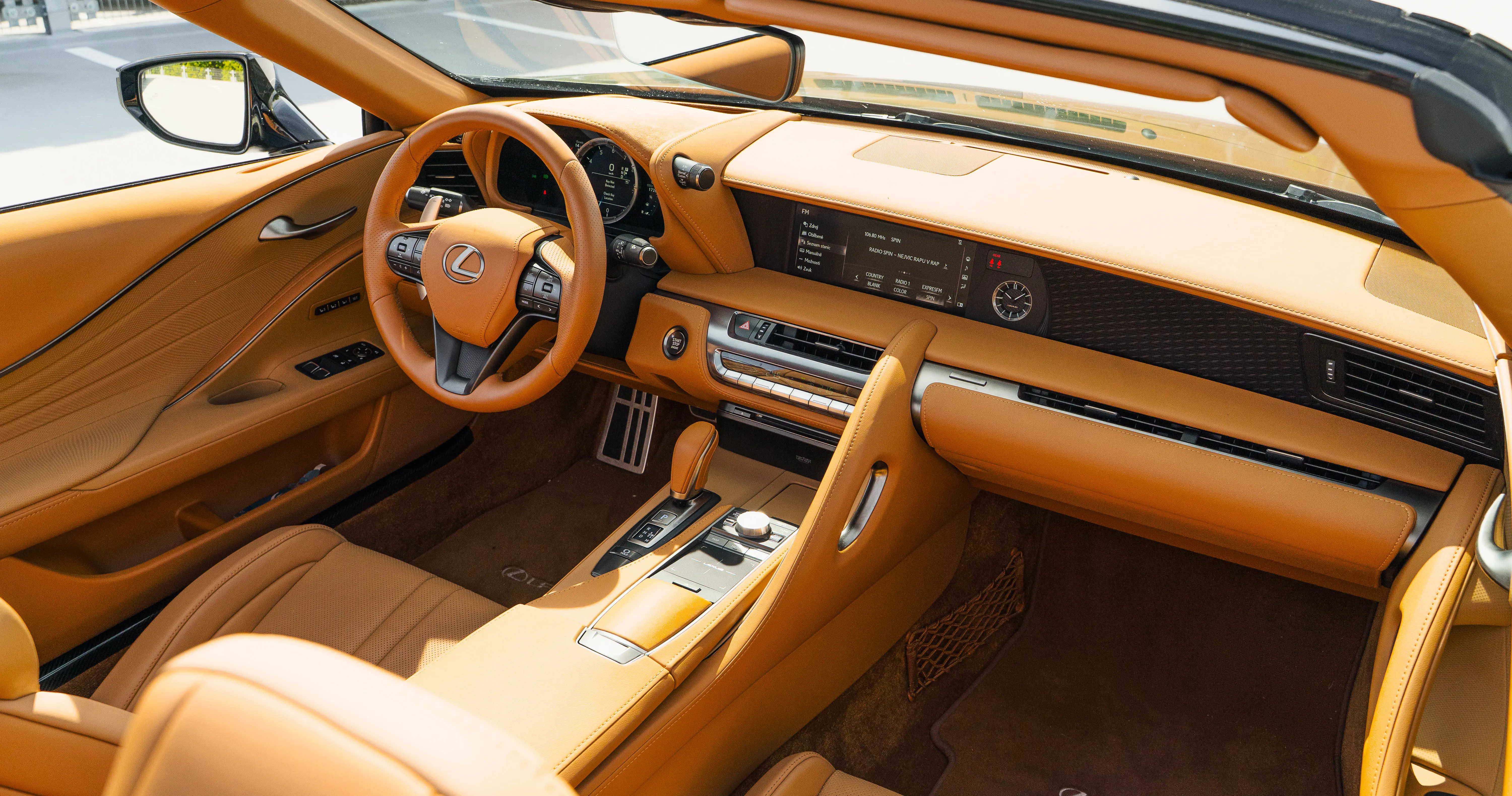 Lexus LC 500 Convertible Sport+ - Image 15