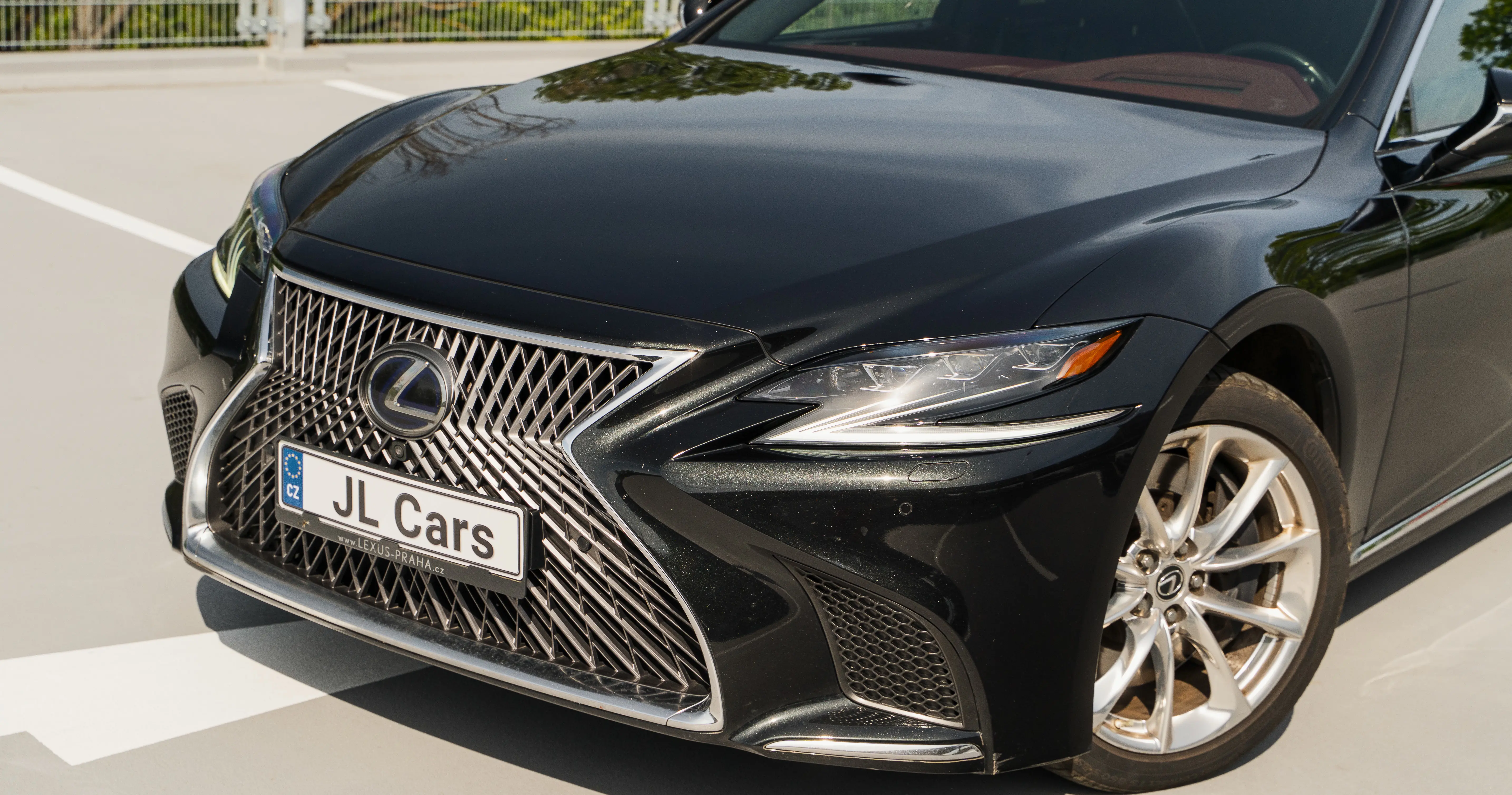 Lexus LS 500h Kiriko Glass Edition - Image 5