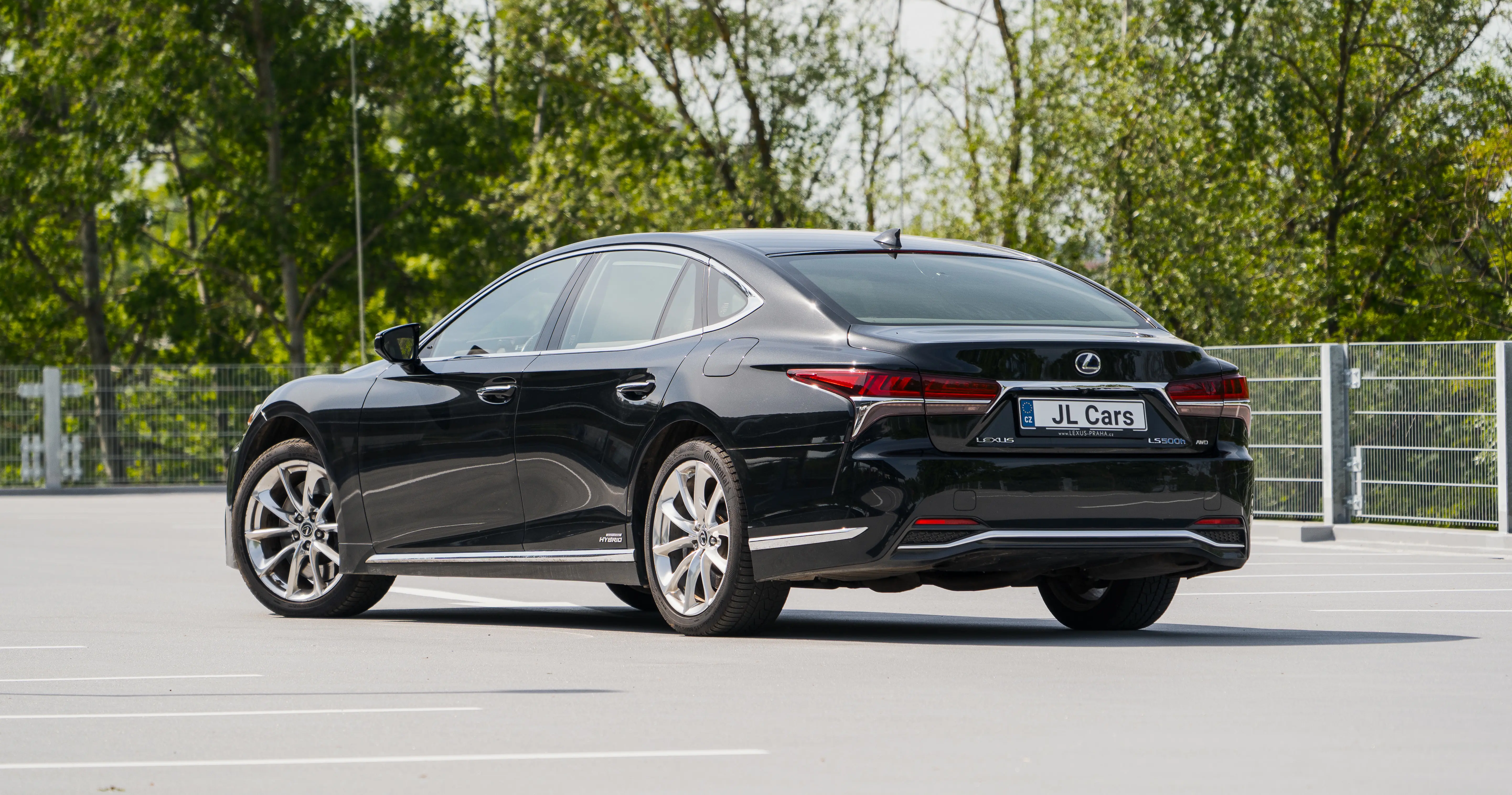 Lexus LS 500h Kiriko Glass Edition - Image 8