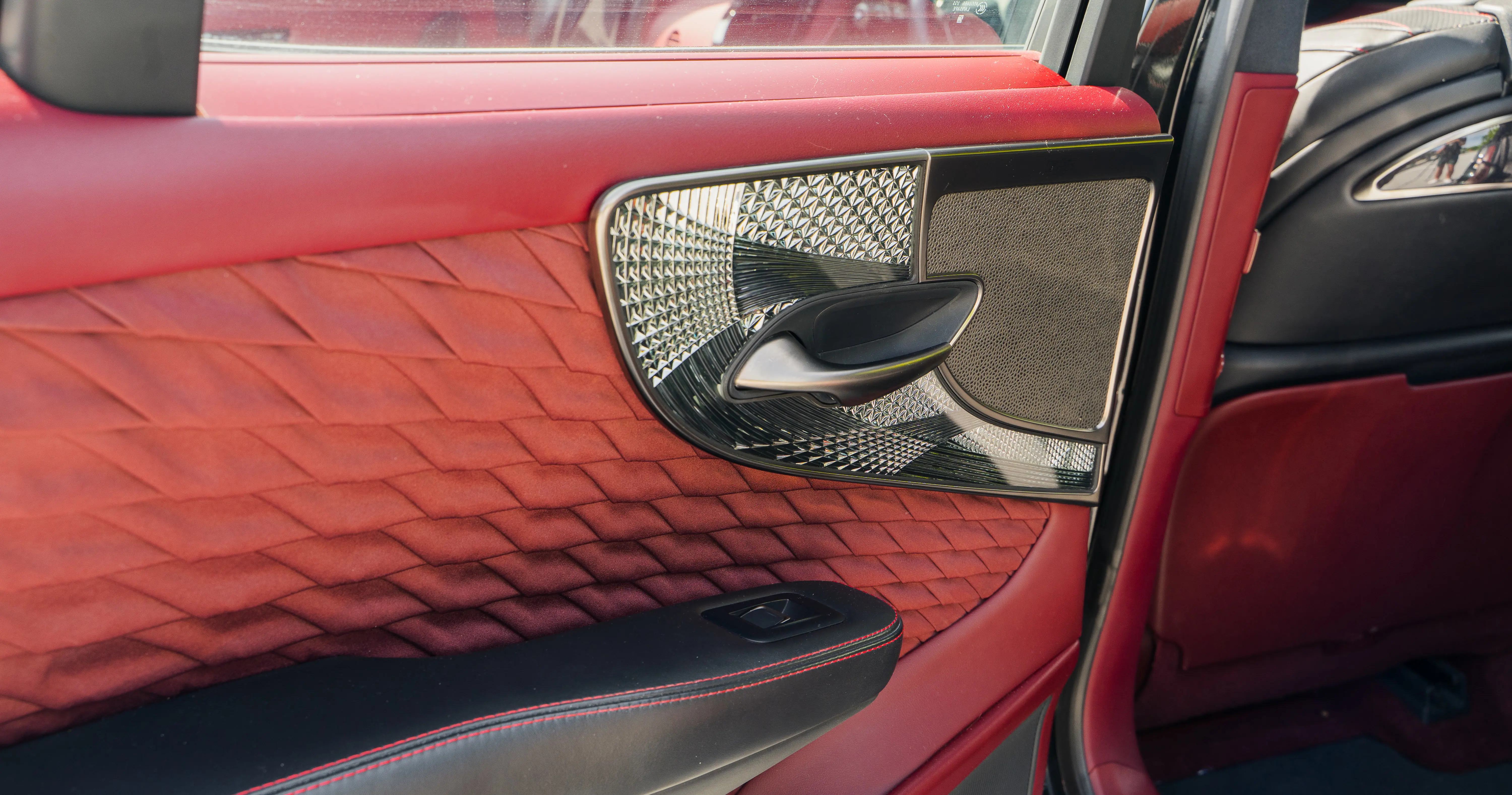Lexus LS 500h Kiriko Glass Edition - Image 9
