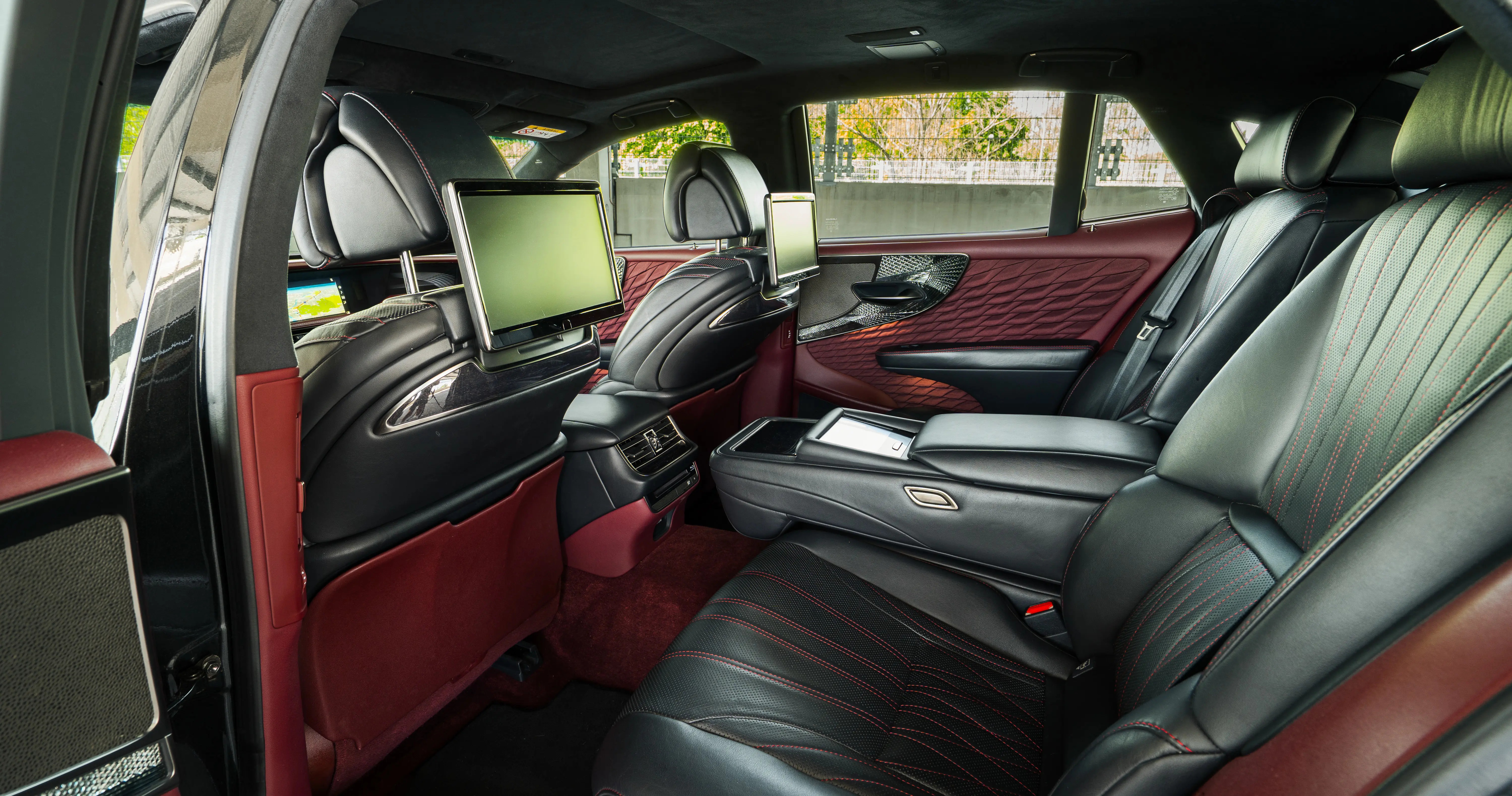Lexus LS 500h Kiriko Glass Edition - Image 12